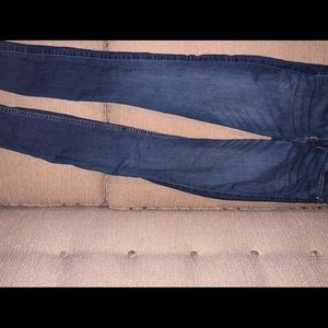 Lowrise stretchy skinny jean